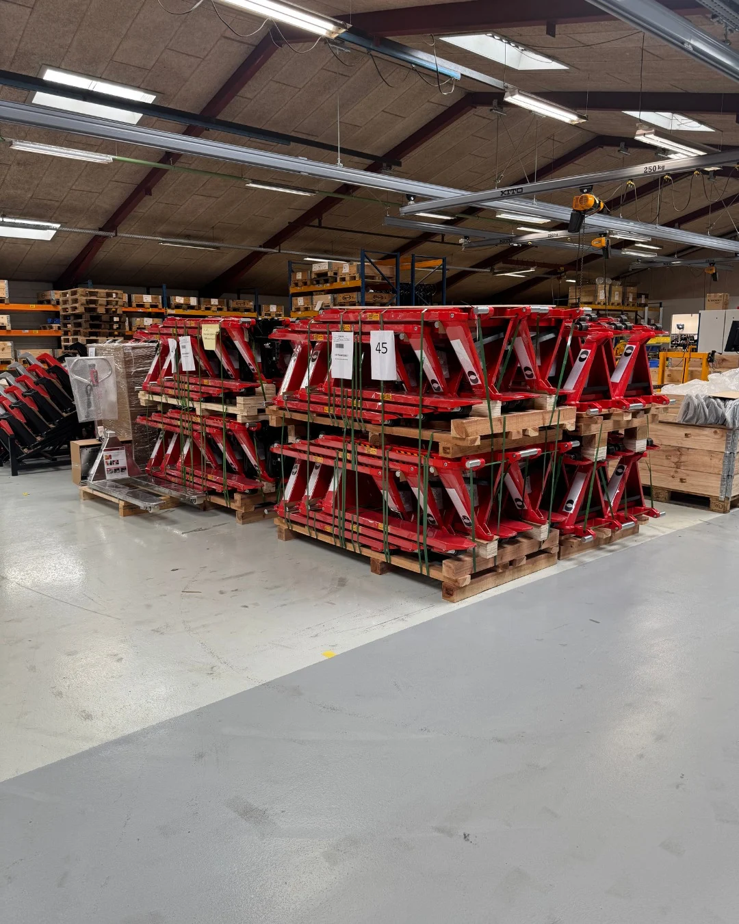 Logirobot i arbete med pall